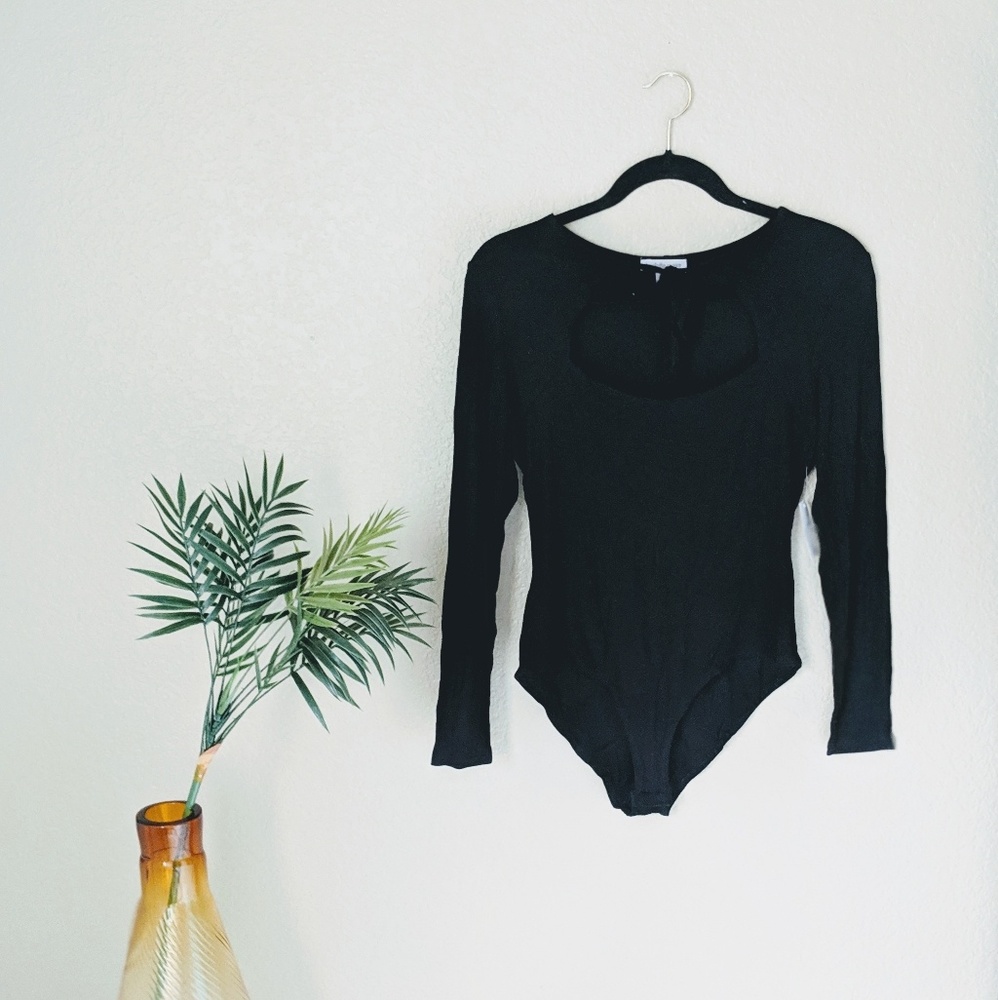 NWT Charlotte Russe black Tying Front Bodysuit SzM - Picture 1 of 2